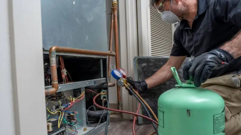 air conditioner refrigerant leak repair