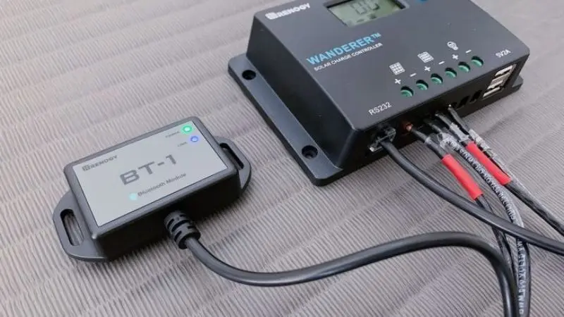 Hvad er en solpanelladeregulator?
