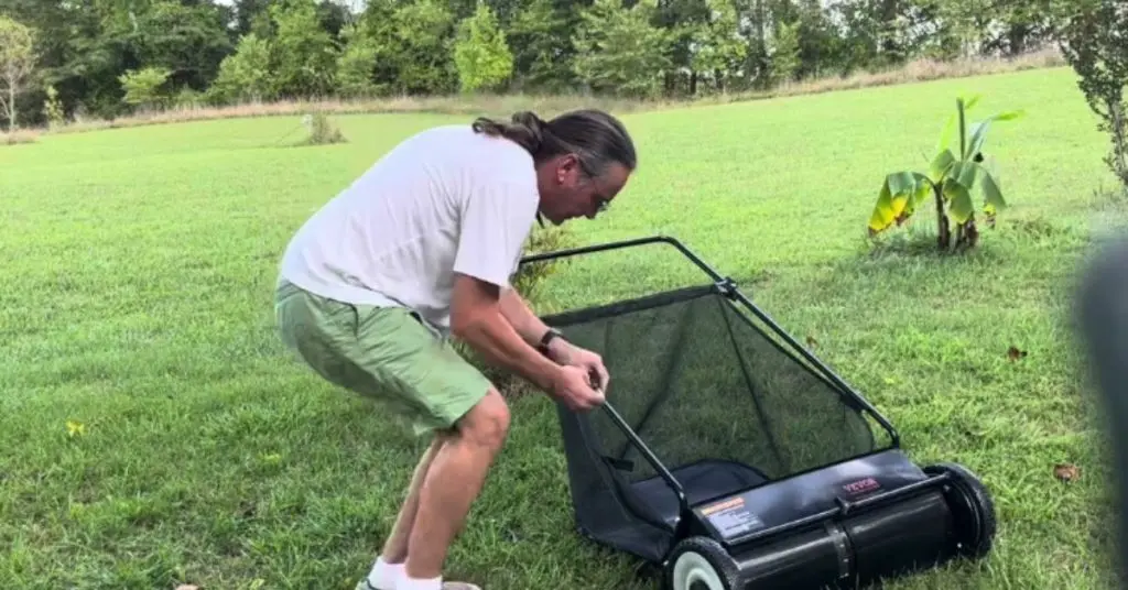 push lawn sweeper for leaves