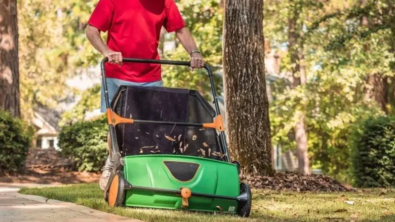 How to choose the right lawn sweeper