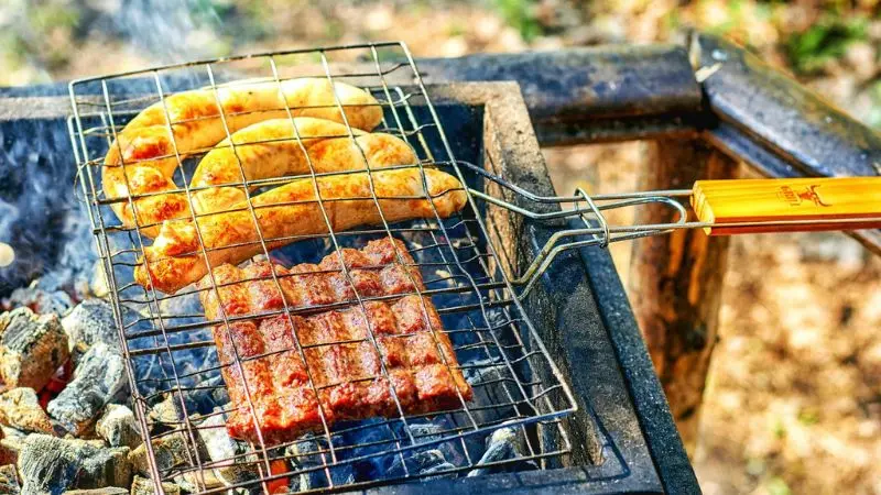 How to build a DIY BBQ smoker