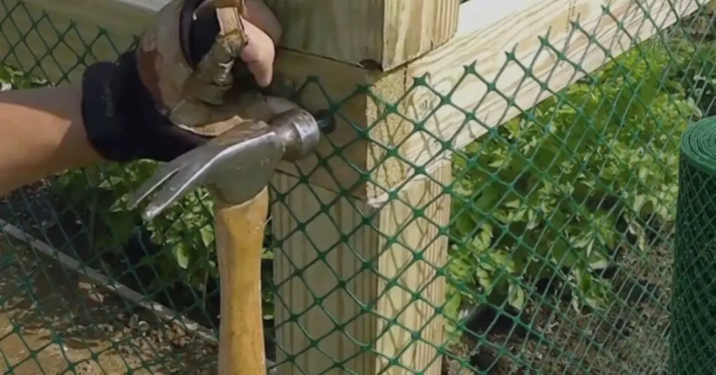 how to put chicken wire on fence​