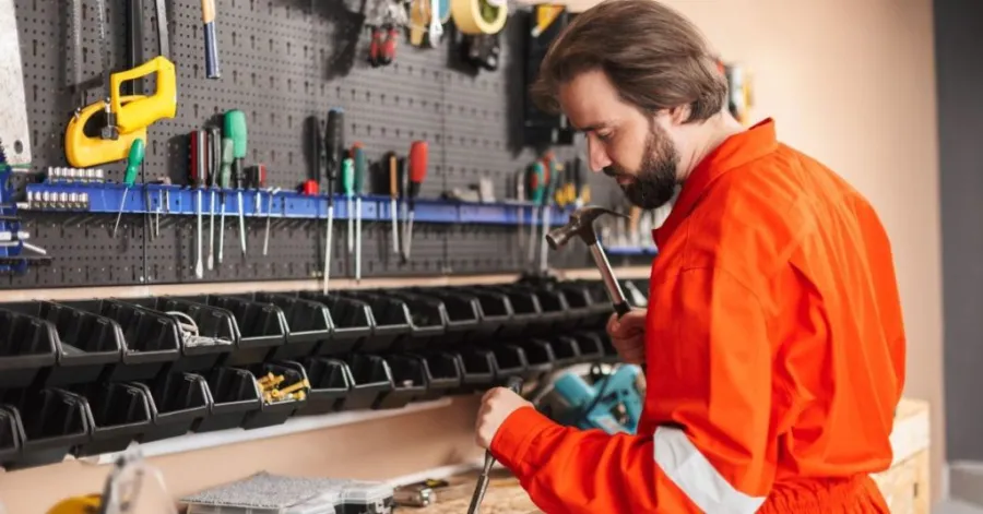 What tools do mechanical engineers use