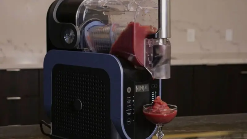 How to use a slushy machine for making wine slushies