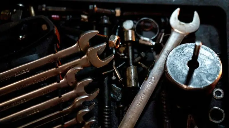  choosing the right fit between different types of socket wrench drives
