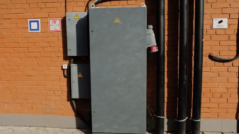 Key difference between power inverter, pure sine wave vs modified