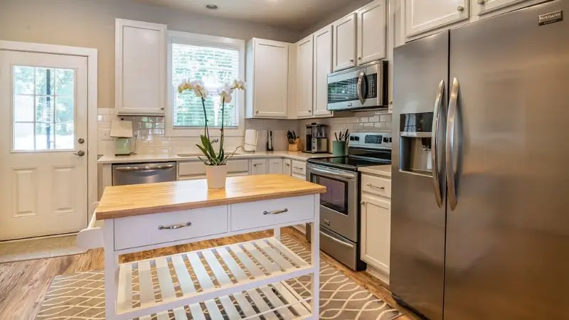 daily cleaning tips for stainless steel tables with shelves
