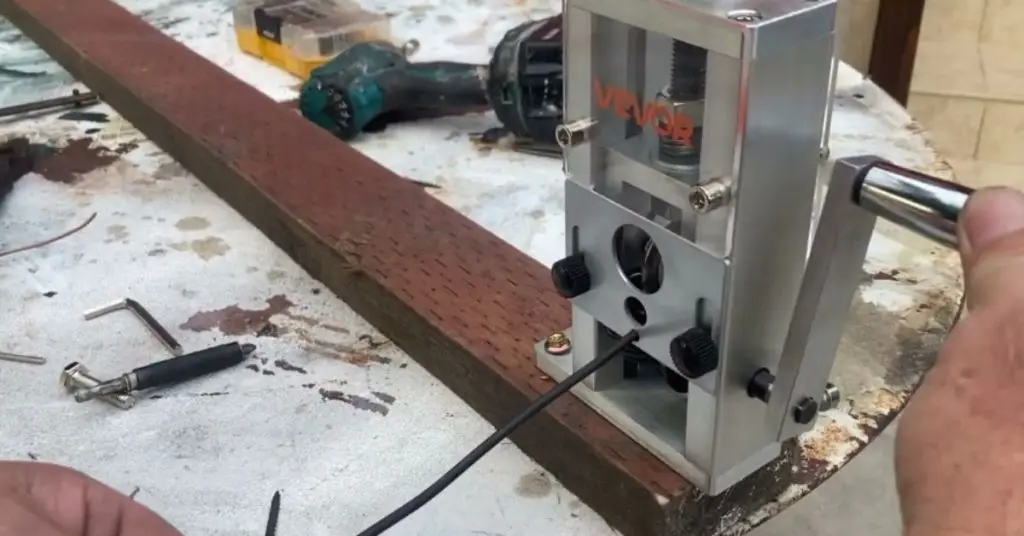 How to avoid damaging copper while stripping wires