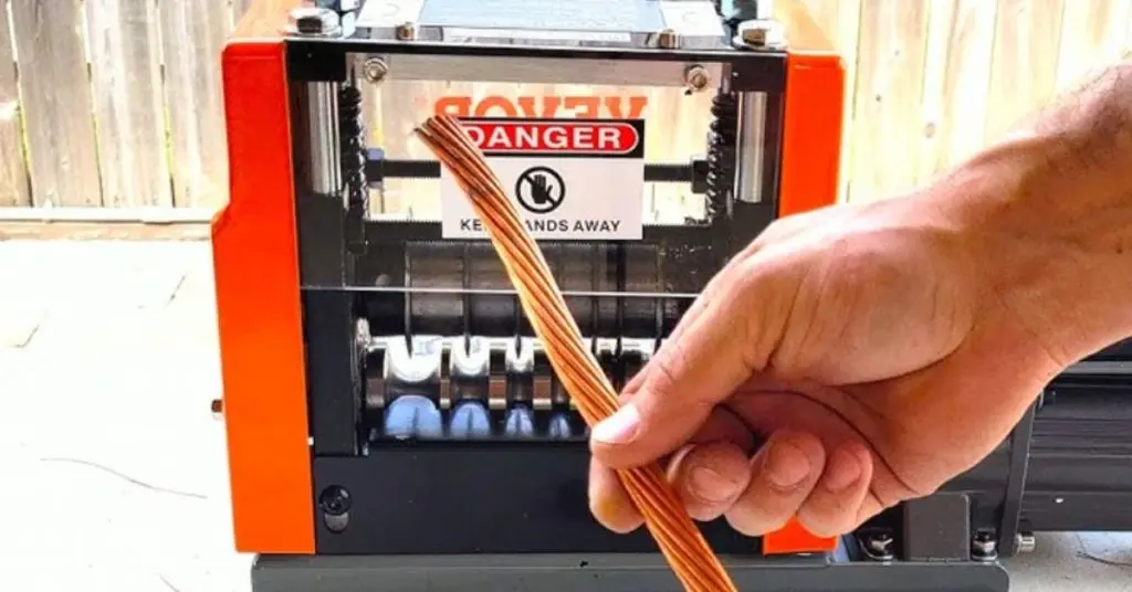 How to avoid injuries while stripping cables