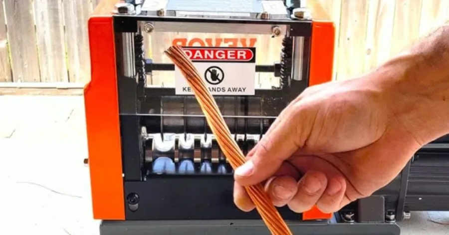 How to avoid injuries while stripping cables