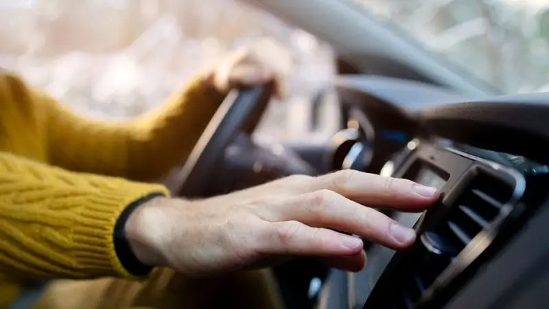 How does air conditioning work on a car