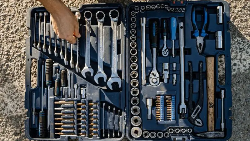 explanation of the working mechanism of a large socket wrench set