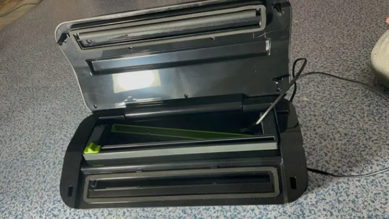 guide to cleaning and maintaining the vacuum sealer machine