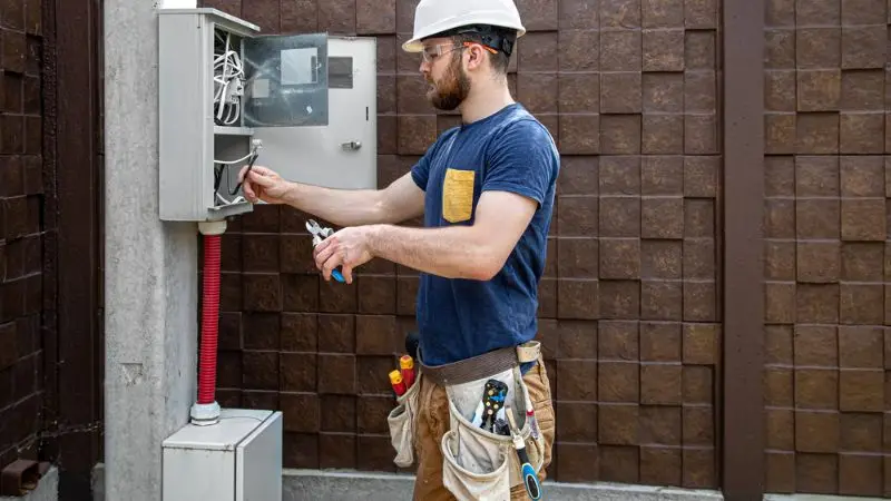  following tips for maintaining an automotive power inverter