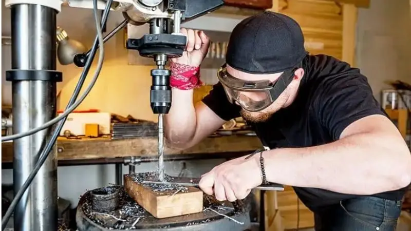 how to use a  drill press step by step 