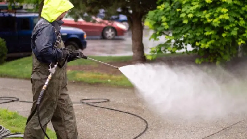 How a pressure washer works step by step
