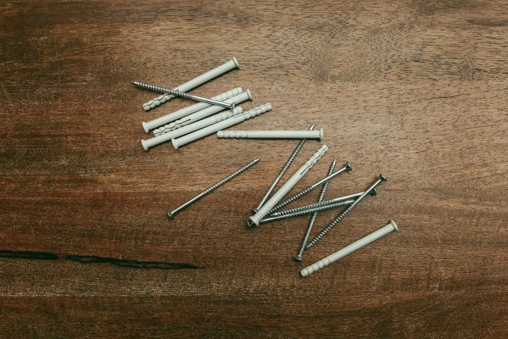 anchor bolts and screws