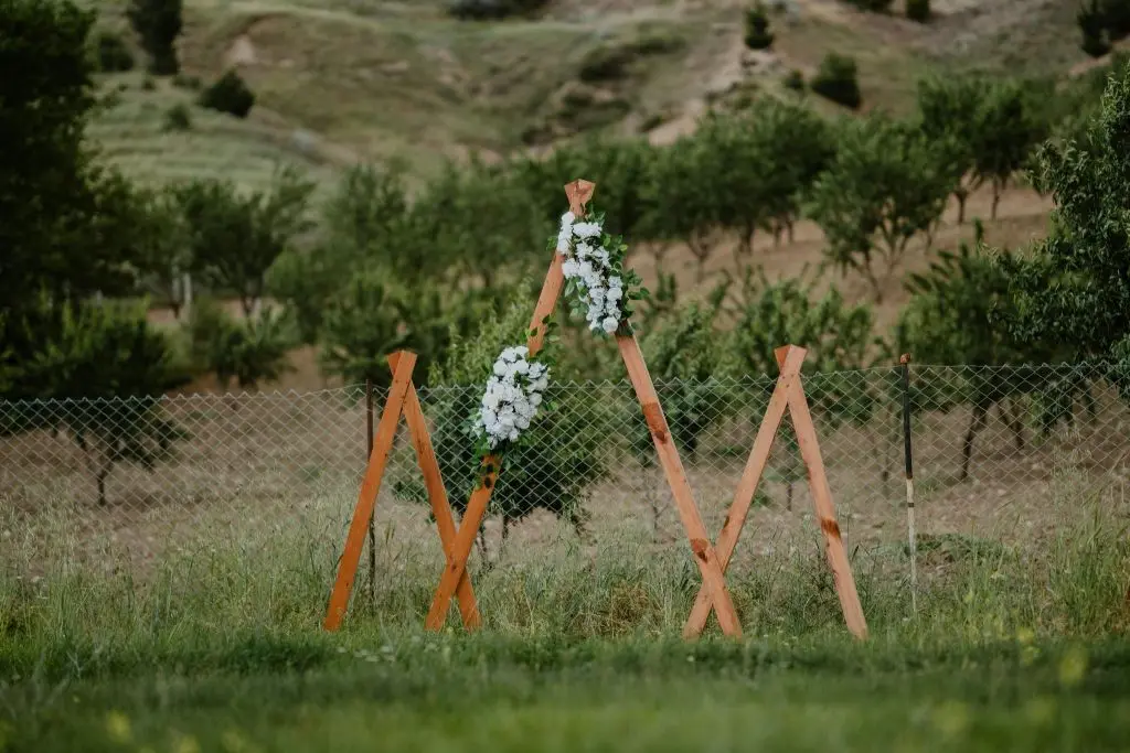 DIY wedding arch