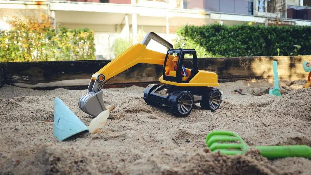 sandpit with cover