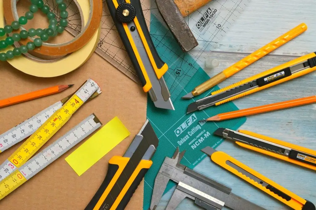 tools for plastic cutting