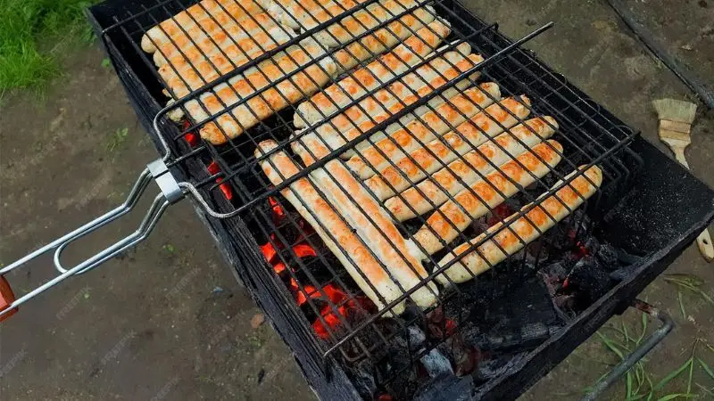 select the right type of flat griddle for your outdoor grill