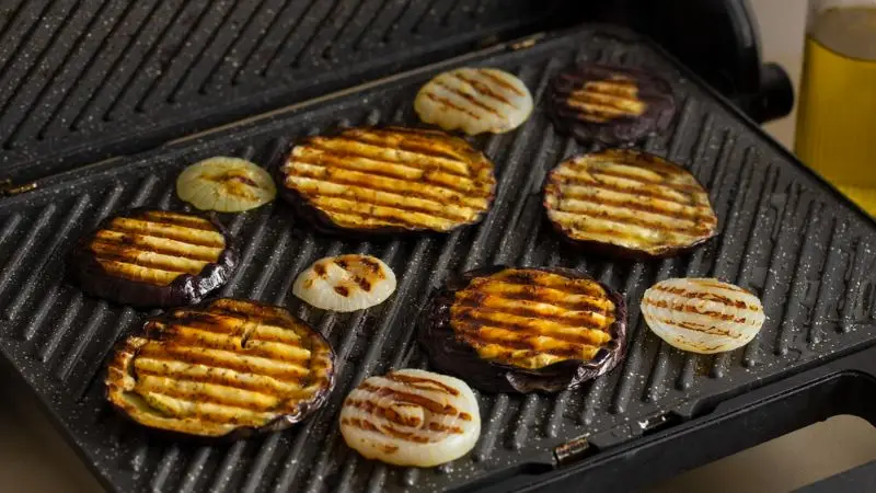 Choose the best foods to cook on a flat griddle