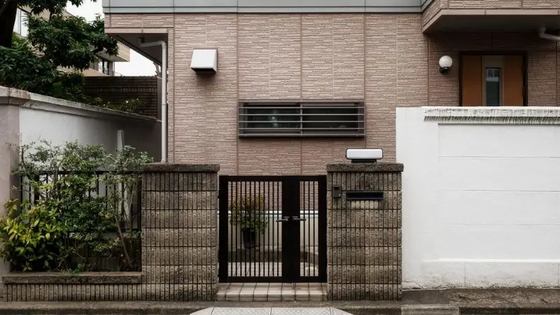 How to choose the right modern driveway gateway