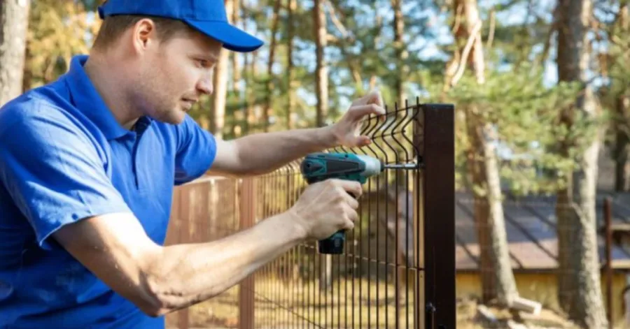 how to install metal fence posts