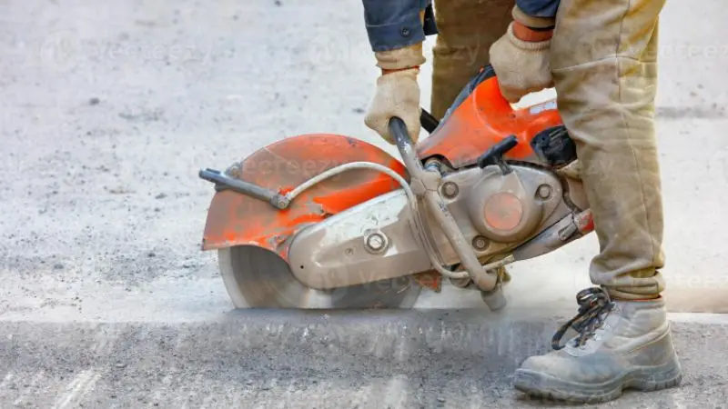 how to maintain a concrete block saw