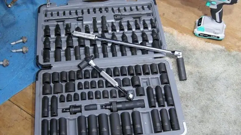 What Is a 3/8'' Drive Socket Set?