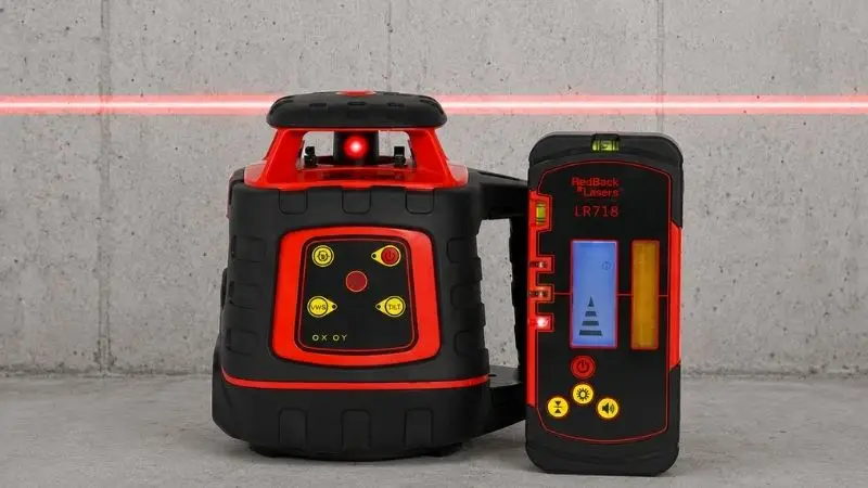 Obrotowy poziom laserowy z odbiornikiem