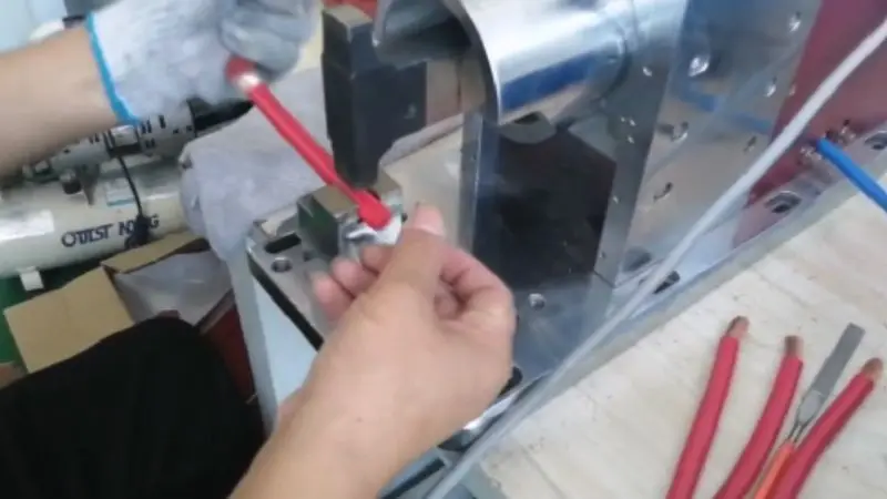 How to choose the right cable stripping tool