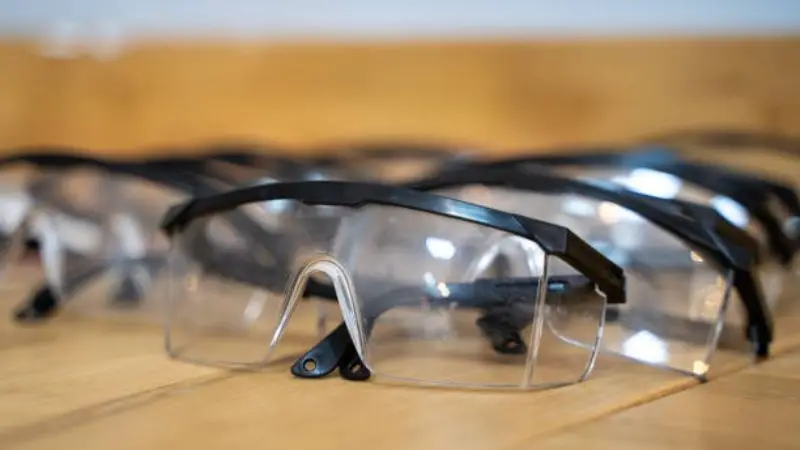 Safety Glasses for Pool Ground