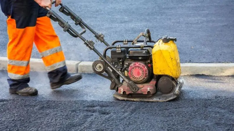 Plate Compactor for Pool Ground