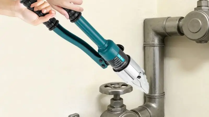 How to Choose the Best Manual Pipe Crimping Tool