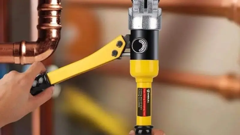 How to Use a Manual Pipe Crimping Tool