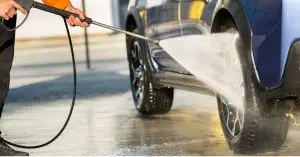 miten auto pestään painepesurilla