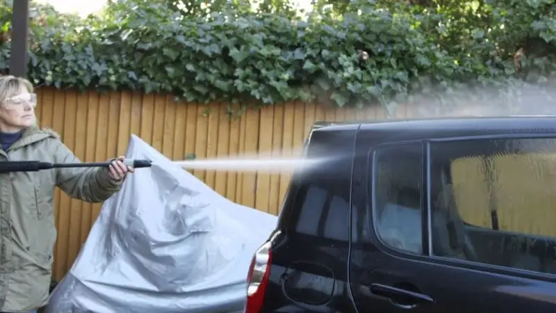 How to prepare your car before pressure washing 