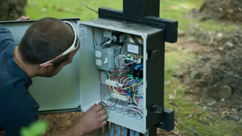 main components of automatic gate opener
