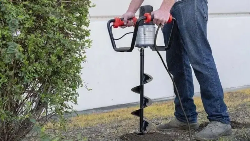 guide about the best hand-held post hole diggers in 2026