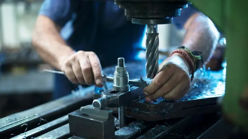 common mistakes to avoid when drilling a hole in a rock