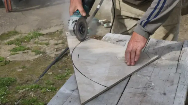 mistakes to avoid when cutting porcelain tiles without chipping