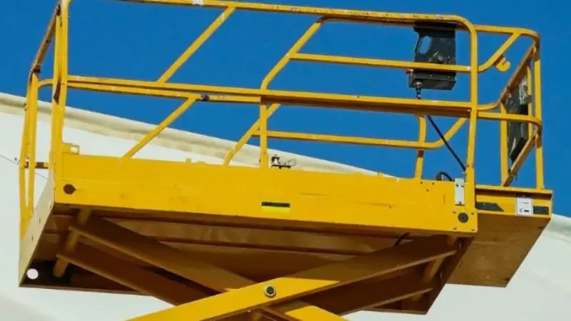 hydraulic lift safety considerations