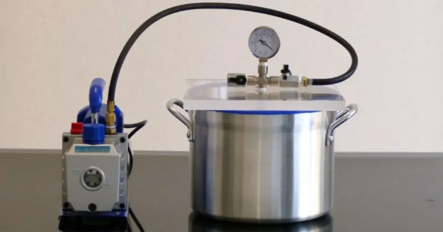 vacuum pump for degassing