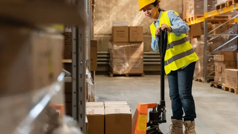 How to Choose the Right Material Handling Cart