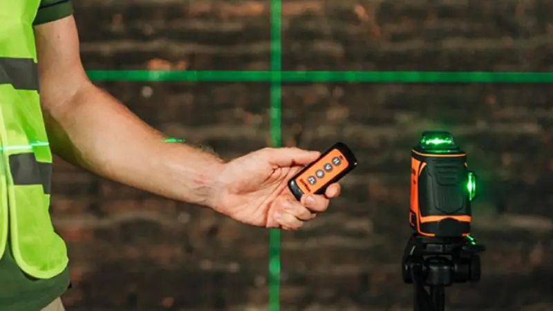 how to use a laser level outdoors