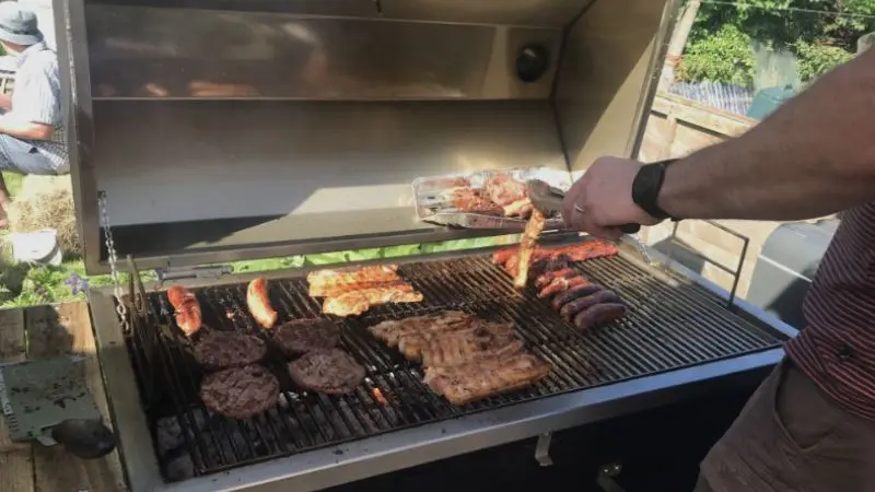 key features to include in the Custom BBQ grill