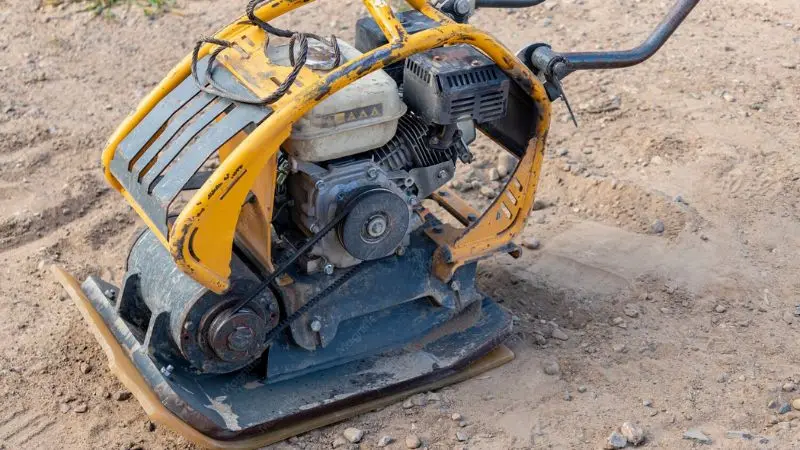 explain the two common types of mechanical soil compactors