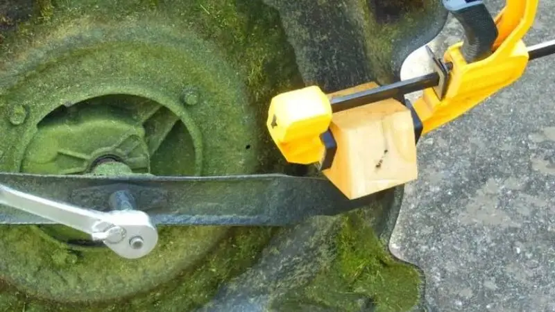 When Should You Sharpen Push Mower Blades?
