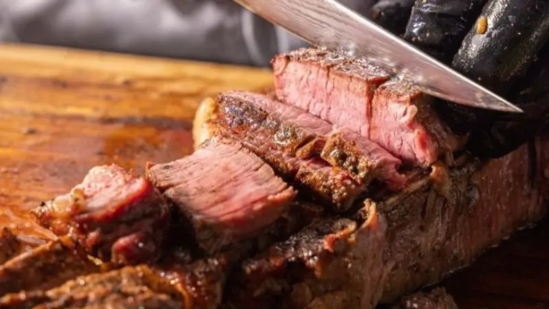 Steak tips to marinade meat
